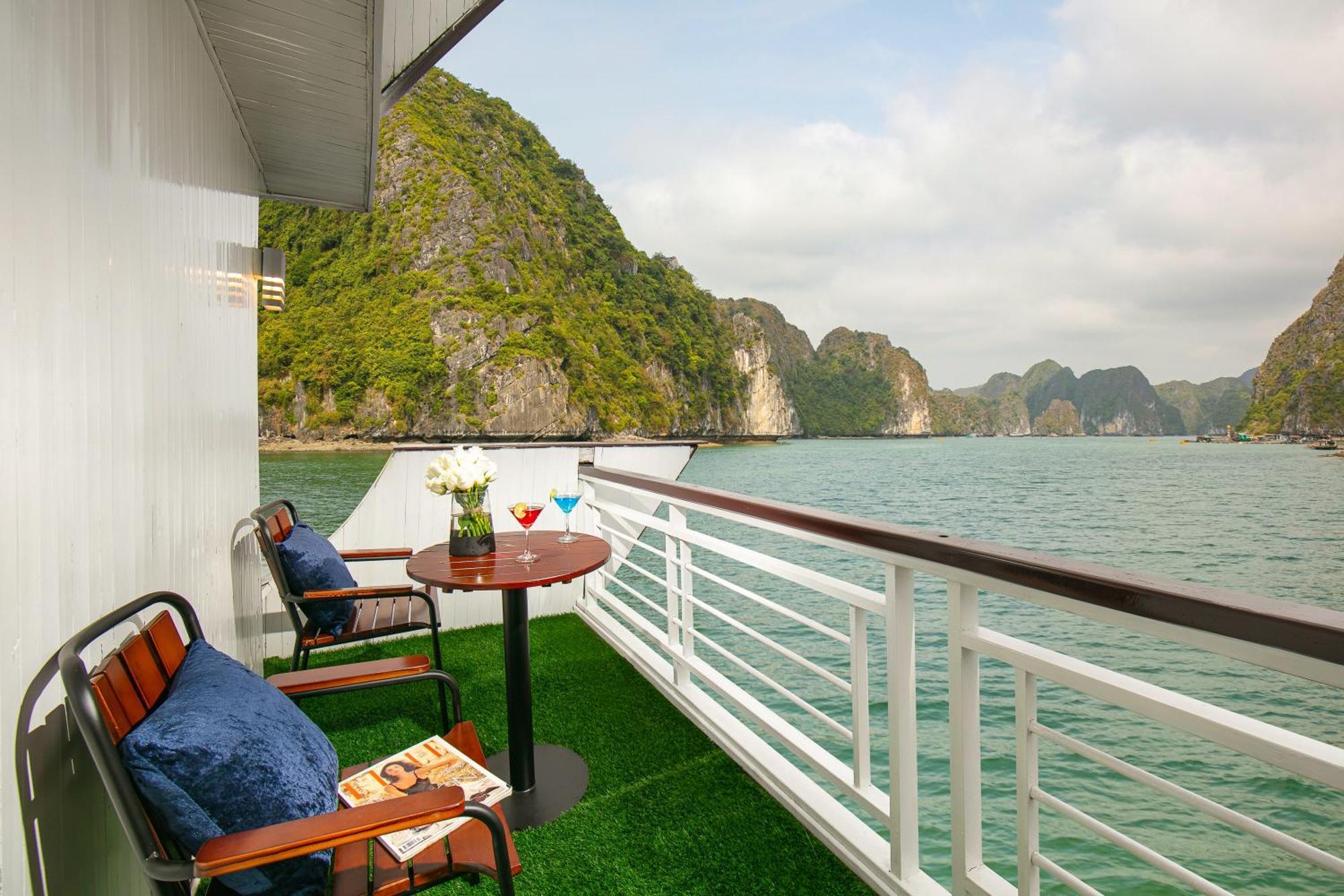 Fantasea Imperial Cruise Hotell Ha Long Eksteriør bilde